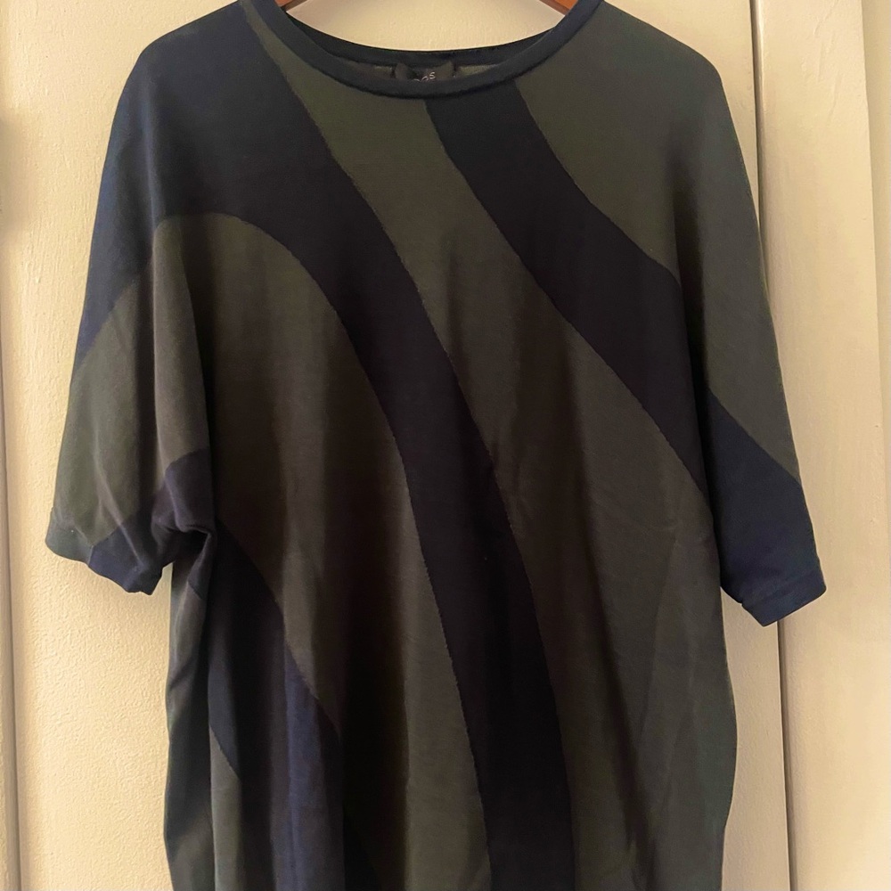 COS Green and Blue Short Sleeve Tee with Modern Design